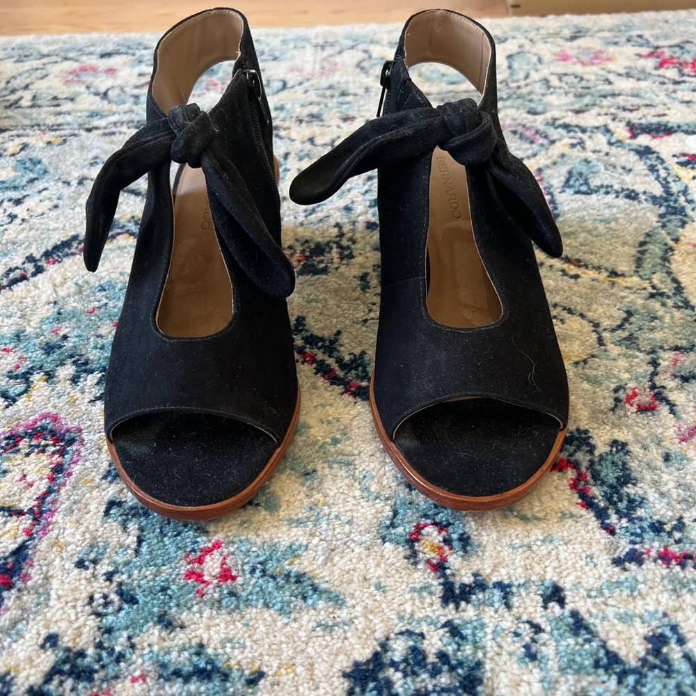Bernardo Lizzie Black Suede Open Toe Shoes
